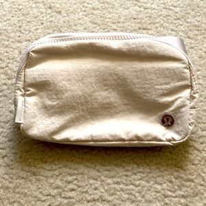 Everywhere belt bag